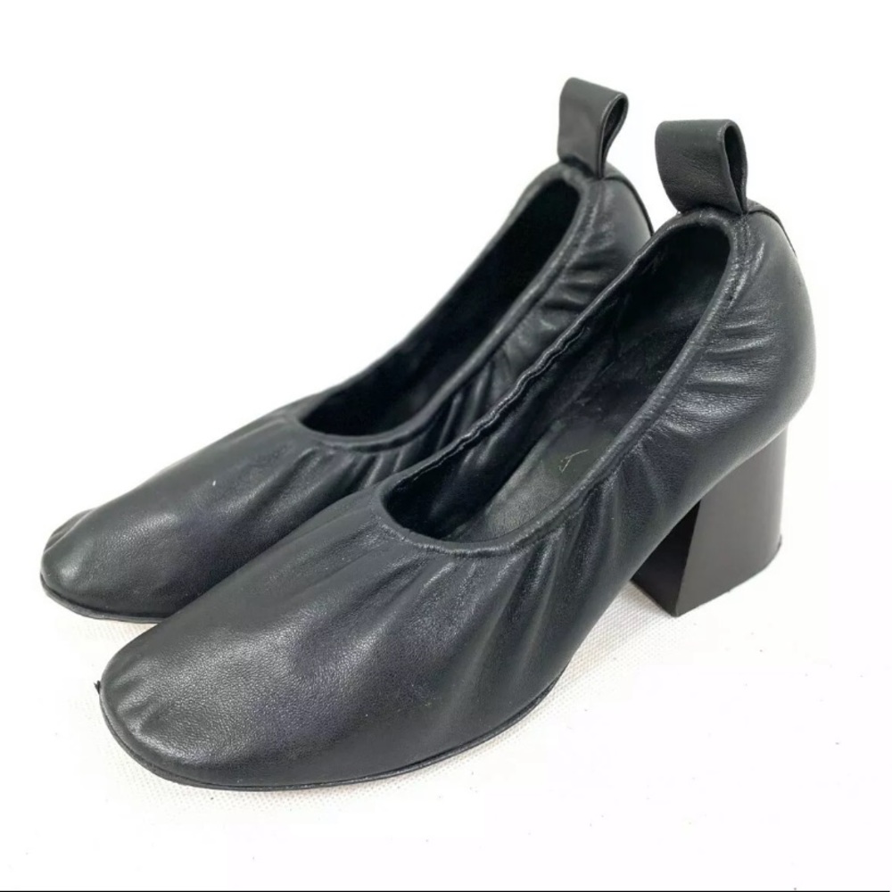 CELINE Céline Classic Black Leather Pumps